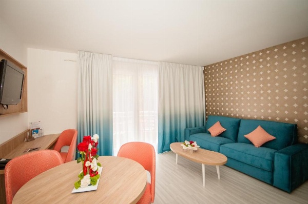 Residhome Nice Promenade image 11