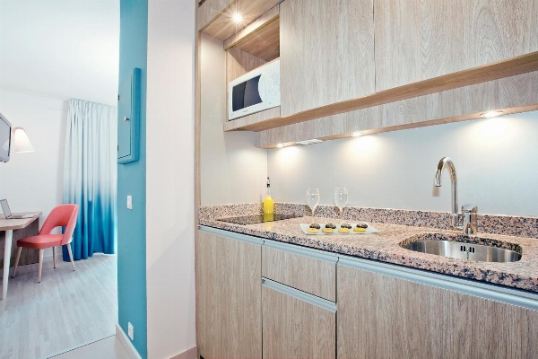 Residhome Nice Promenade image 6